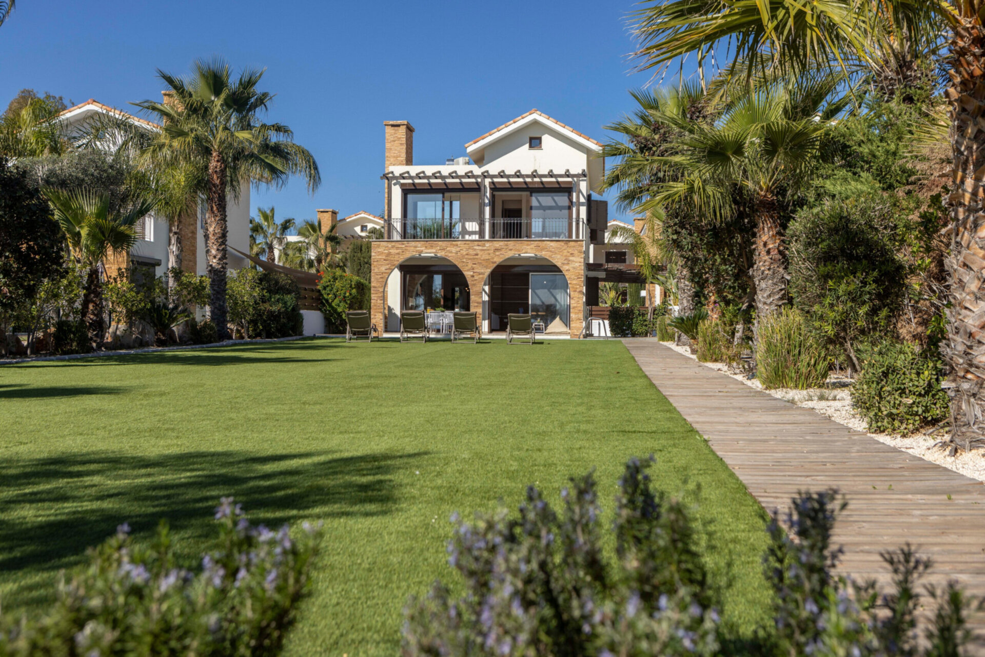 5-Sterne-Villa Ayia Napa Ionion Seafront – Luxuriöser Strandurlaub