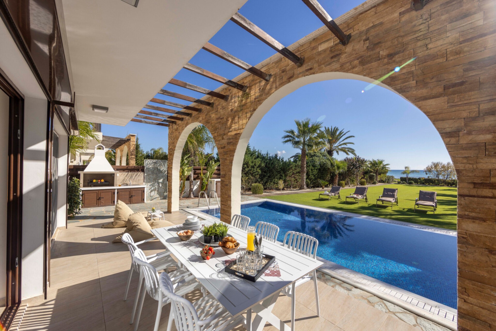 5-Sterne-Villa Ayia Napa Ionion Seafront – Luxuriöser Strandurlaub