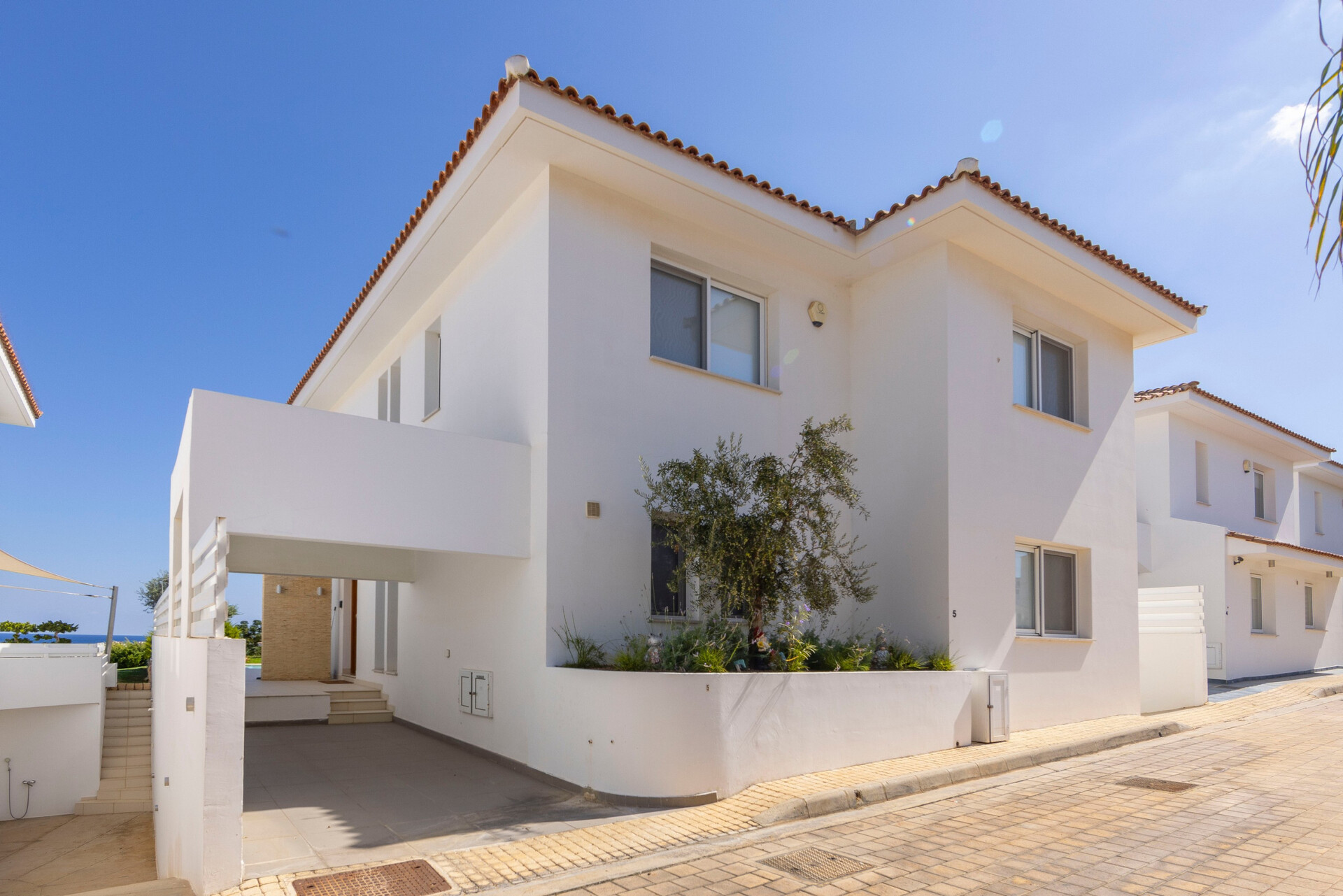 5-Sterne-Villa Sirina Paradise Seafront – Exklusives Strandrefugium
