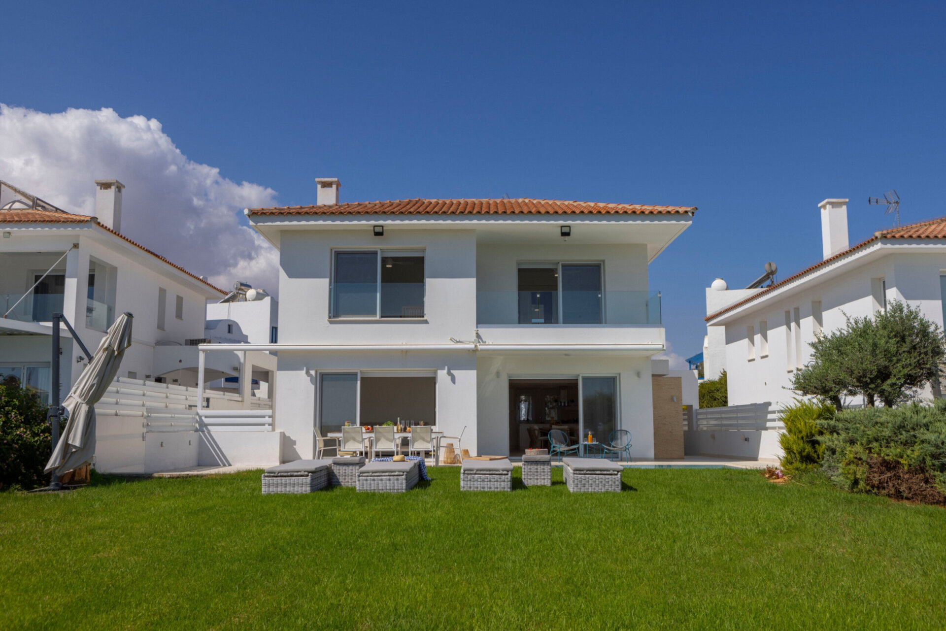 5-Sterne-Villa Sirina Paradise Seafront – Exklusives Strandrefugium