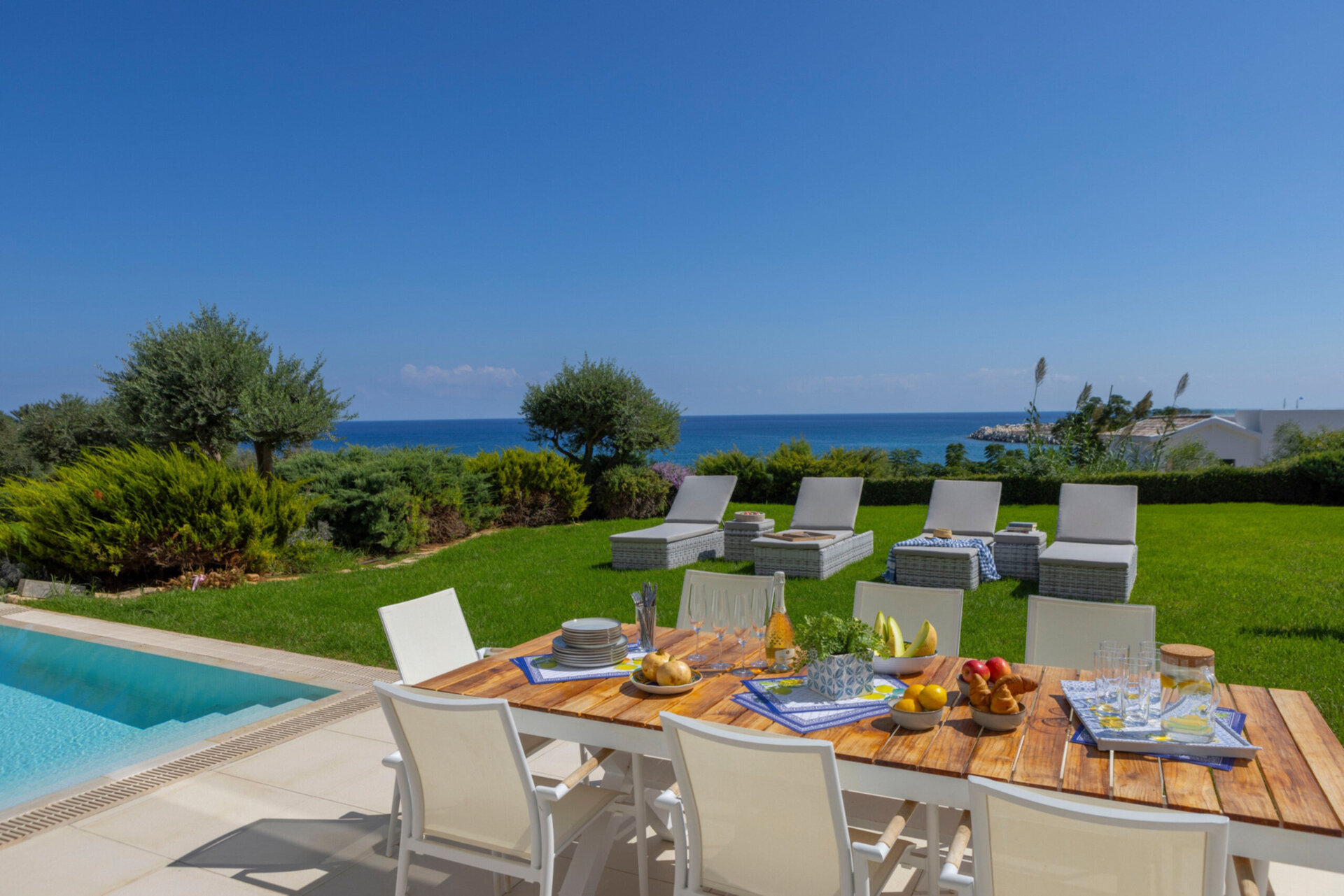 5-Sterne-Villa Sirina Paradise Seafront – Exklusives Strandrefugium
