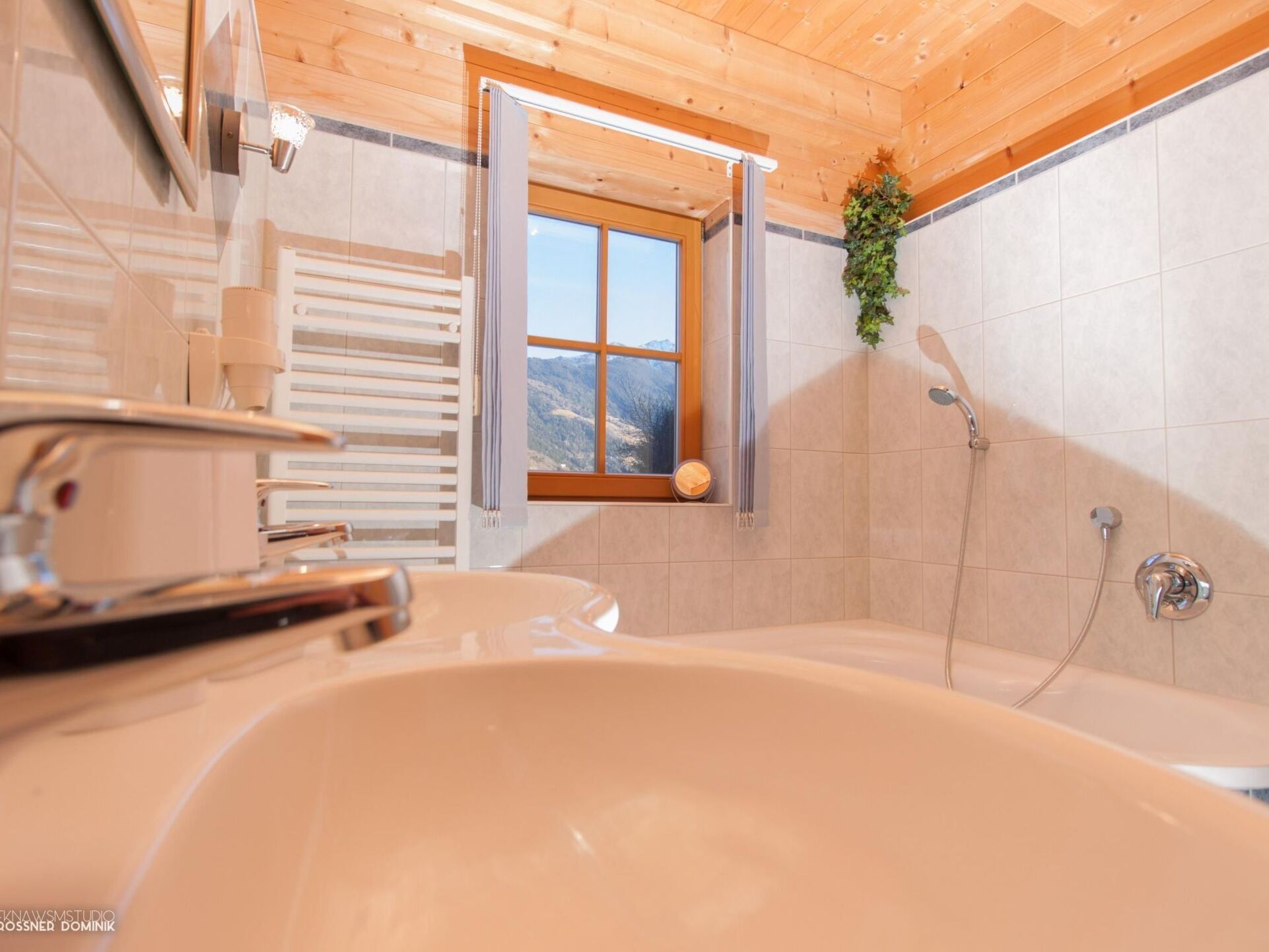 Ferienhaus mit 4 Schlafzimmern und privatem Pool in Imst, für 8 Personen, 1287