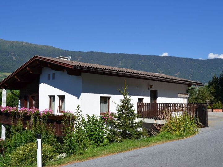 Ferienwohnung mit 2 Schlafzimmern und Bergblick in Imst, für 4 Personen, 1291, Jerzens, Austria