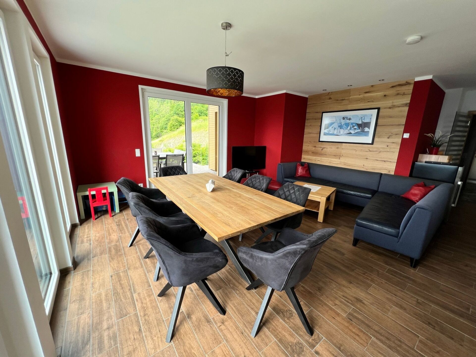Gorgeous 6-Bed House in Feldkirchen, Sleeps 12, 1027