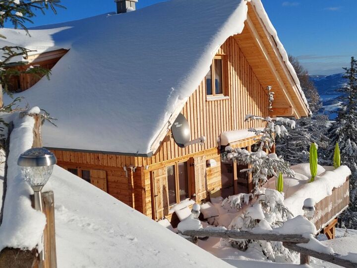4-Bed House with Private Pool in Wolfsberg, Sleeps 6, 1107