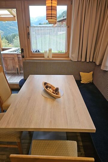 Charmante 4-Zimmer-Ferienwohnung in Schwaz, 7 Schlafplätze, 1324