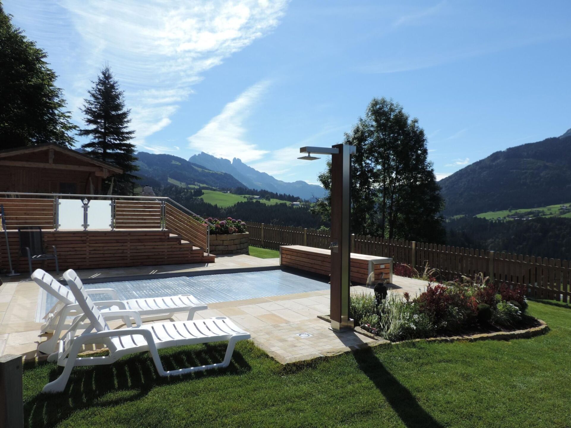Charming 2-Bed Apartment in Hallein, Sleeps 4, 1119