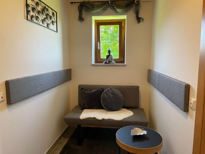 Serene 3-Bed House in Wolfsberg, Sleeps 5, 1083