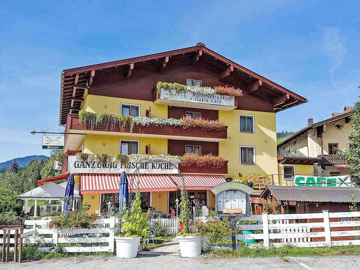 Ferienhaus mit 15 Betten und Bergblick in Schwaz, bietet Platz für 36 Personen, 1425, Achenkirch, Austria