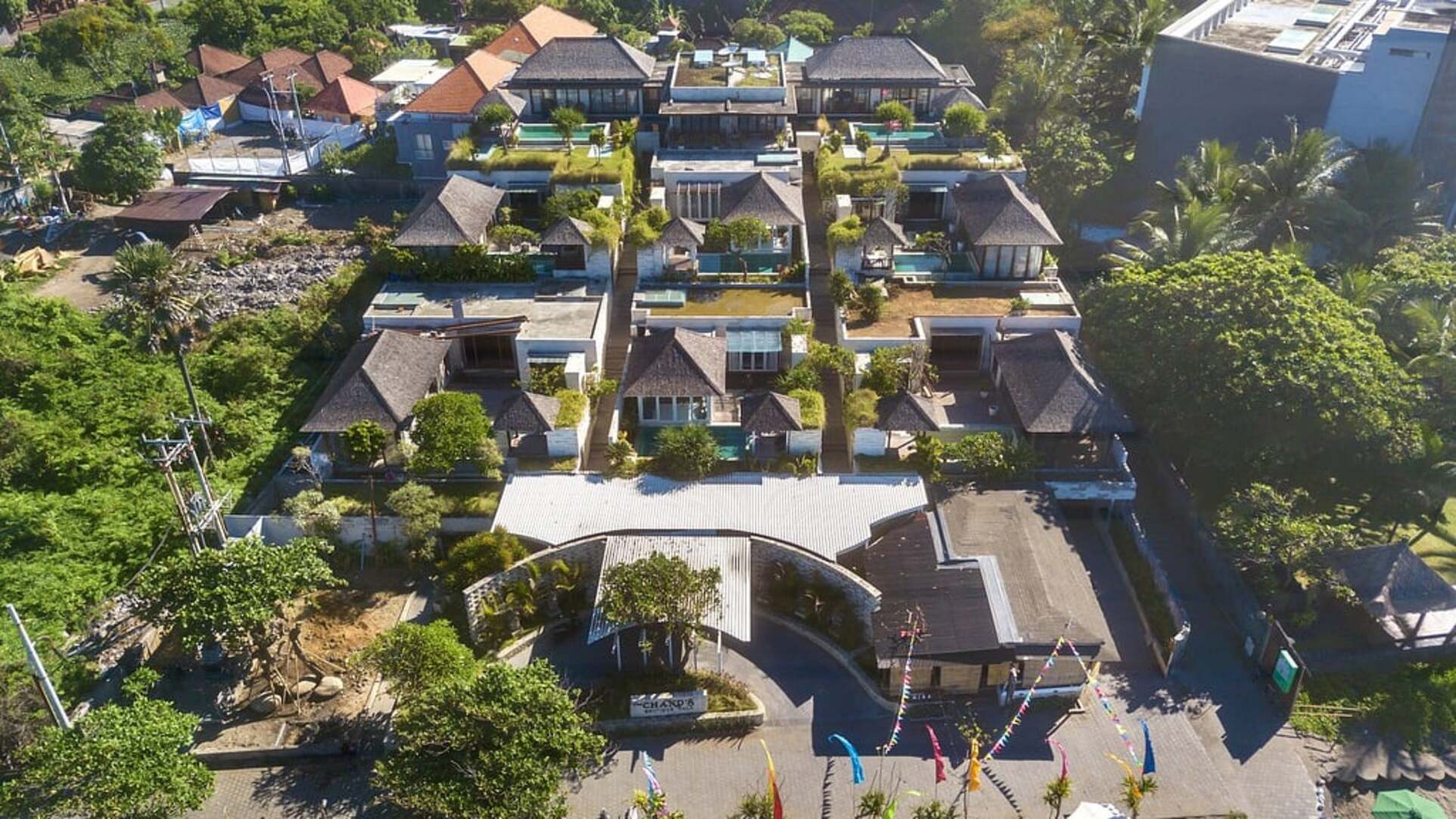 5 Star The Chand’s One – Sunset Beachfront Retreat