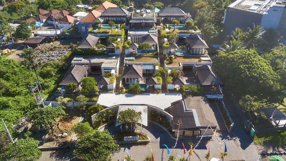 5 Star The Chand’s One – Sunset Beachfront Retreat