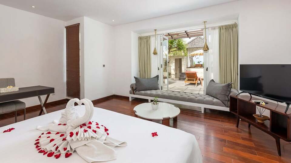 5 Star The Chand’s Estate – Exclusive Beachfront Collection