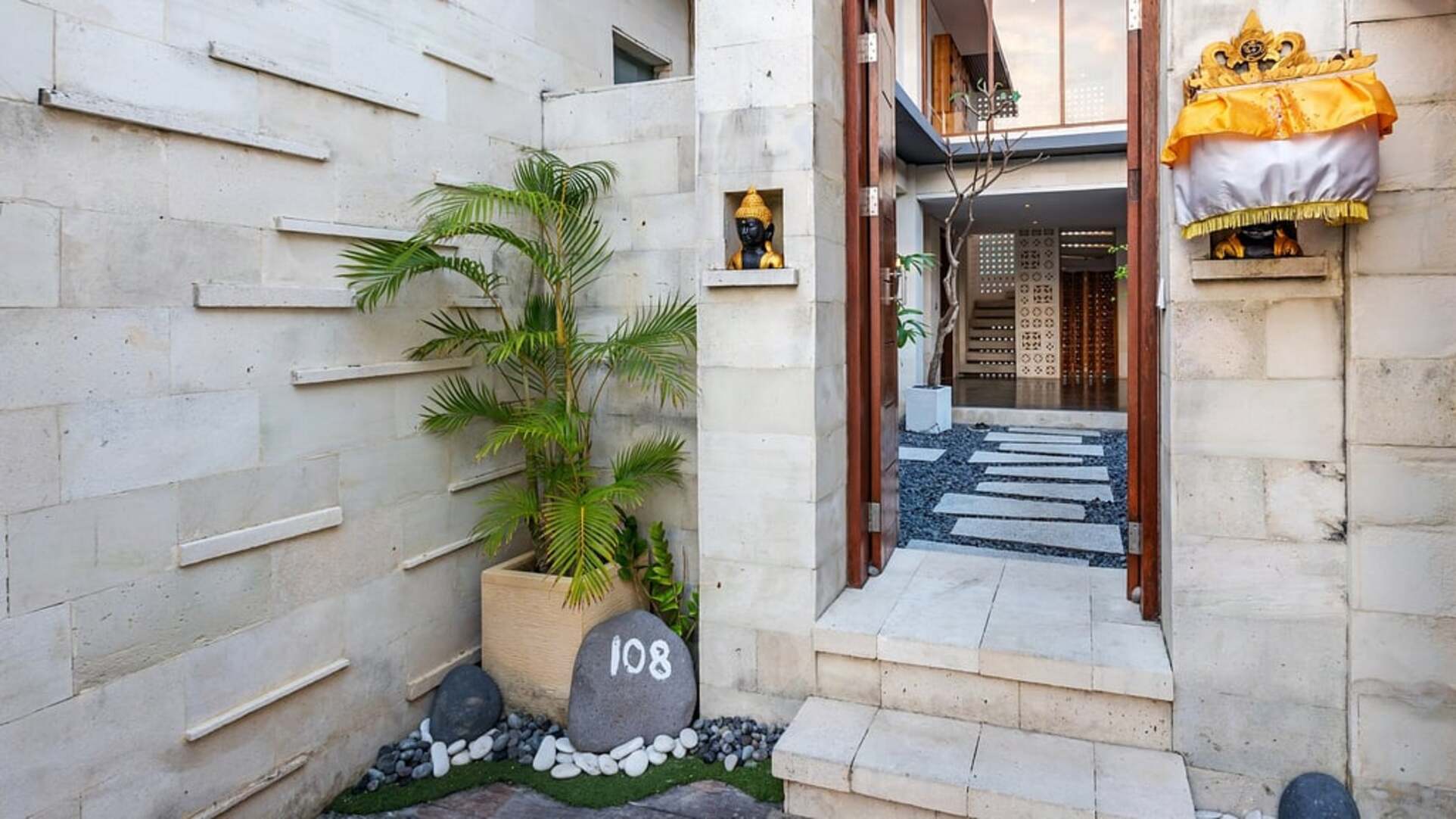 5 Star The Chand’s Estate – Exclusive Beachfront Collection