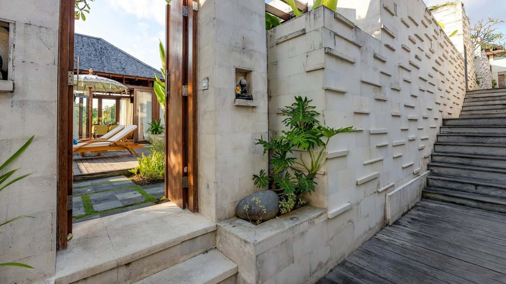 5 Star The Chand’s Estate – Exclusive Beachfront Collection