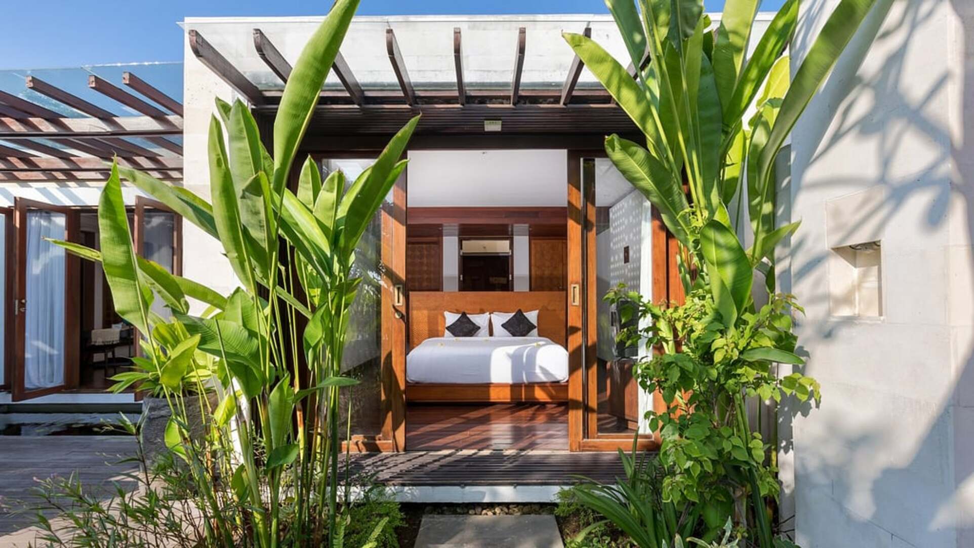 5 Star The Chand’s Estate – Exclusive Beachfront Collection
