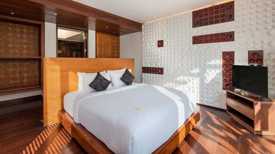 5 Star The Chand’s Estate – Exclusive Beachfront Collection