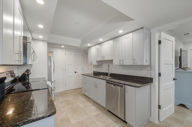 Bright, fully-equipped kitchen