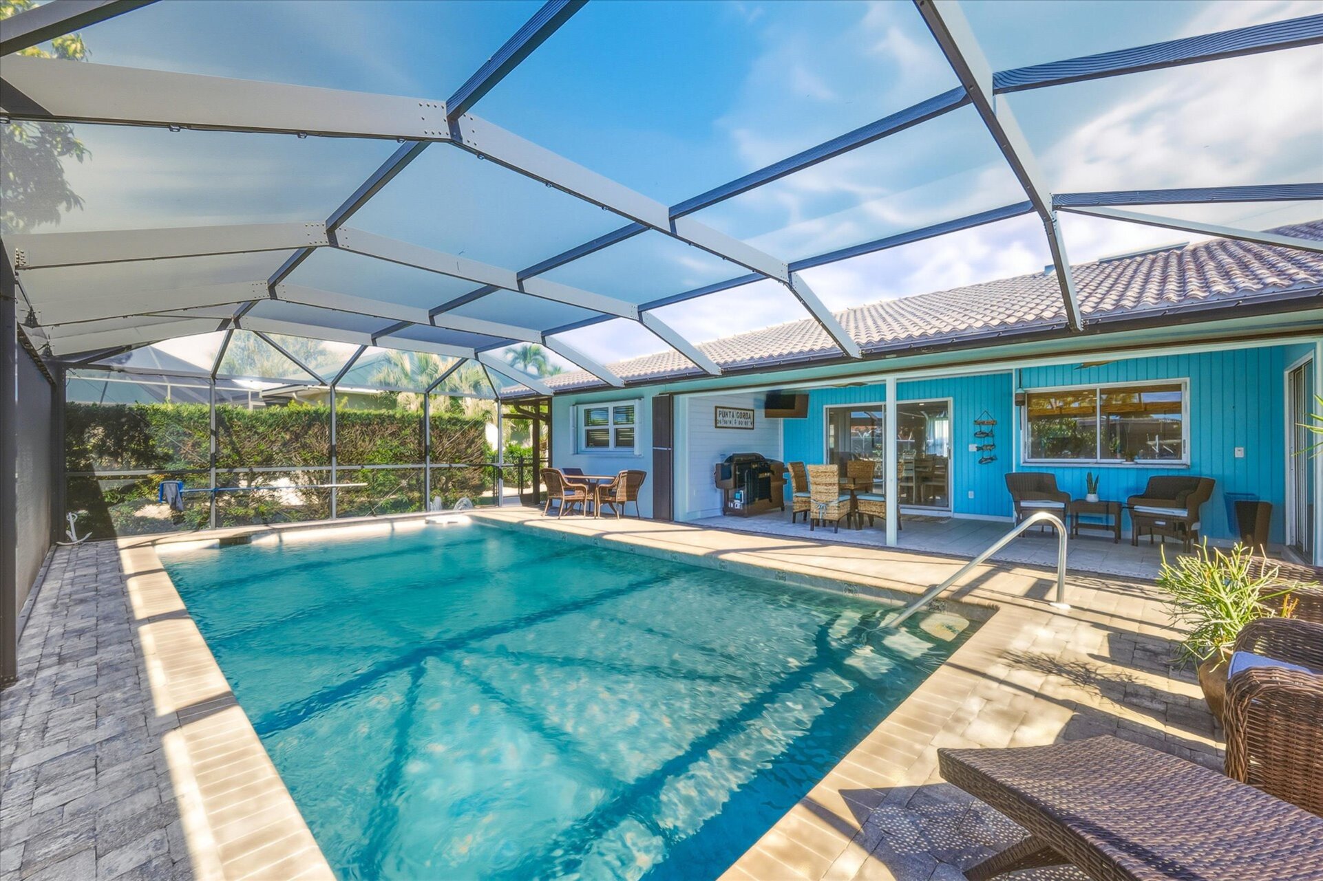 Sparkling pool overlooking the canal. Pool size: 30' x 115' x 6'