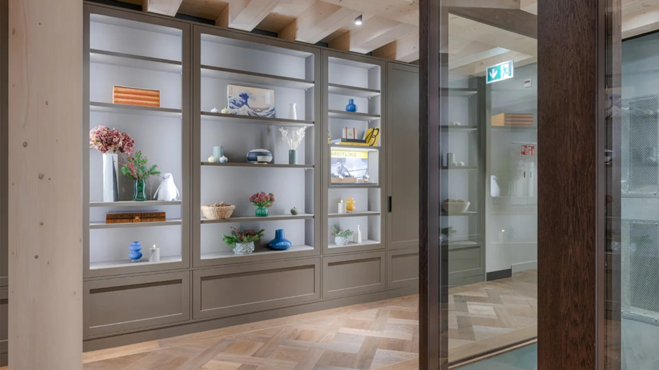 Elegant Mountain Lodge with Private Lift Access