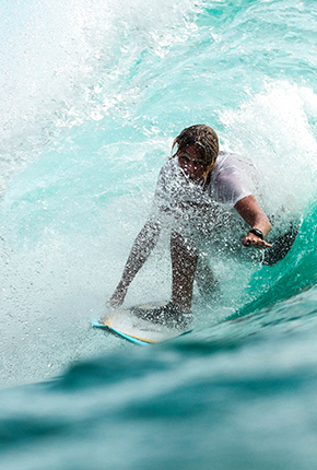 Surfen in der Nähe Ihrer Strandvilla auf Bali