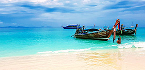 Idyllische Strände und Küstenlinie in Phuket, Thailand.